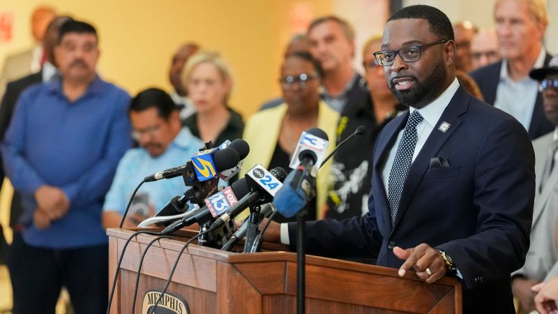 Вижте всички теми Връзка копирана Следвайте Мемфис се подчинява на