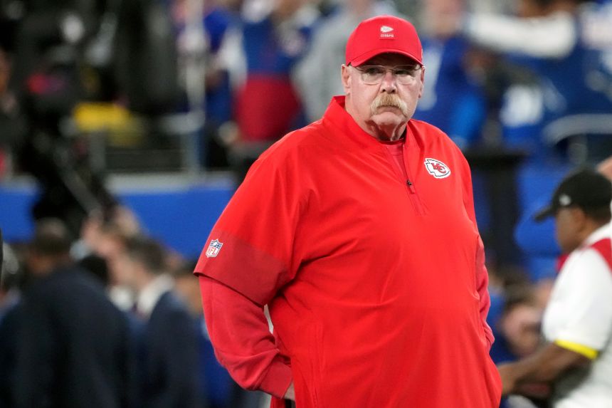 NFL Week 3 Sunday review: Travis Kelce and Andy Reid have heated exchange  in Chiefs win, Eagles make thrilling late comeback | CNN