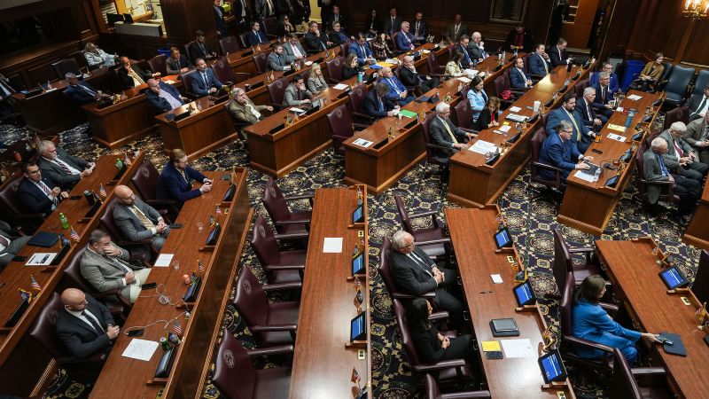 Вижте всички теми Връзката е копирана Следвайте На фона на