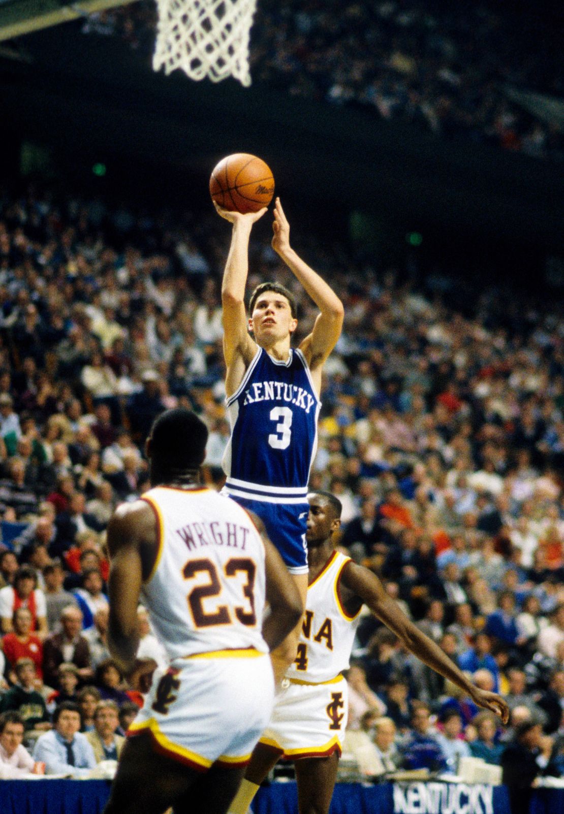 Kentucky Wildcats guard Rex Chapman (3) in action against the Iona Gaels at Rupp Arena in December 1986.
