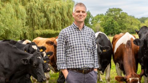 John Hammond, director de investigación del Instituto Pirbright del Reino Unido, está desarrollando una vacuna para reducir las emisiones de metano de las vacas. Es solo una de las innovaciones globales que apuntan a hacer que la agricultura sea más ecológica.