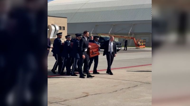Vance escorts Charlie Kirk’s casket aboard Air Force Two