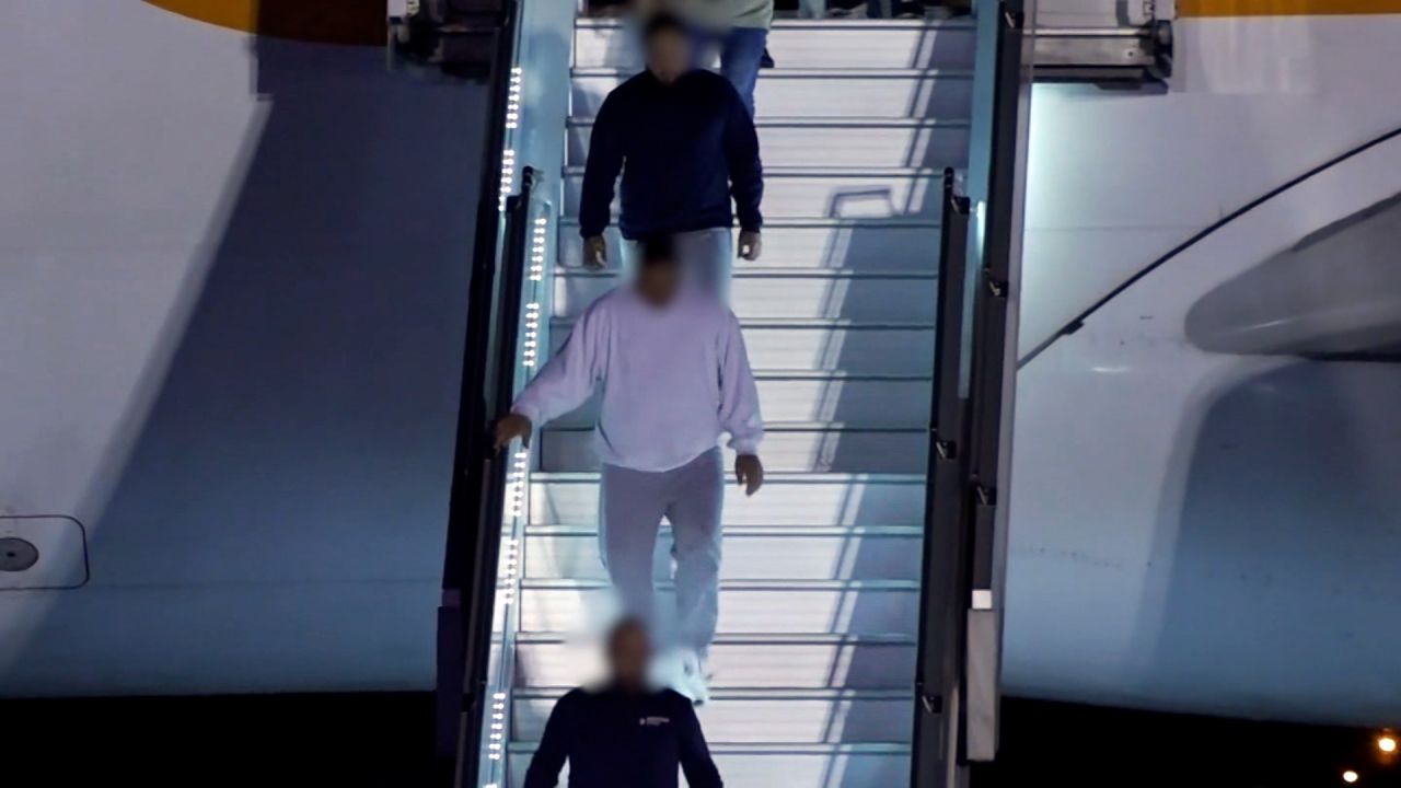 Nearly 200 Venezuelan migrants landed back in Venezuela on the first deportation flight from the US since the two countries agreed to resume them. President Donald Trump has claimed, without evidence, that Venezuela has “purposefully and deceitfully” sent criminals to the US.