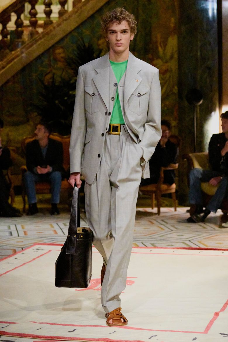 According to Vitale, layering can be sexy. Many of the models wore T-shirts under their shirts and jackets. Others simply wore tank tops with very low arm holes.