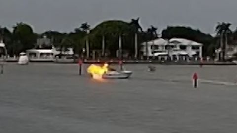 video explosion bote florida orix .00_00_52_18.Still001.jpg
