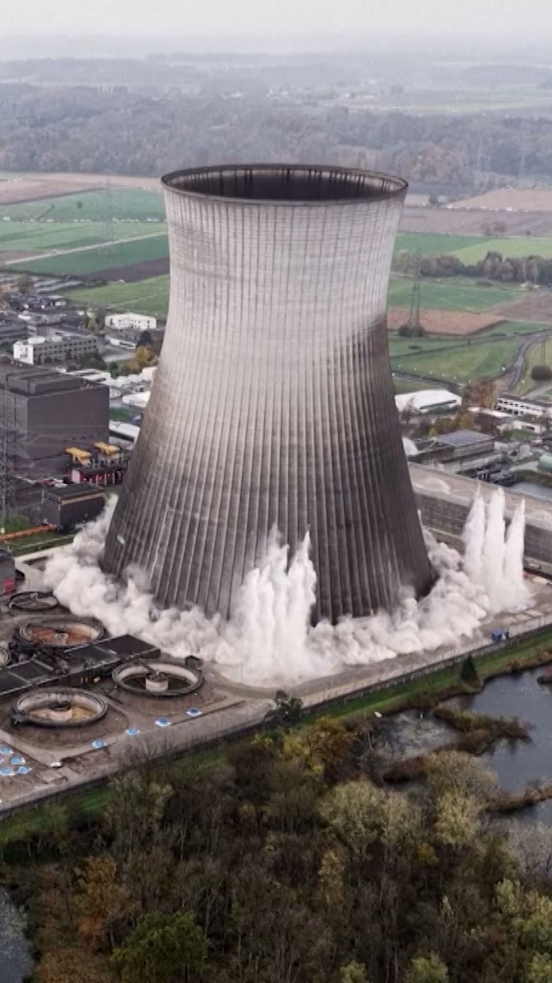 VIDEO Germany cooling towers vrtc 1.jpg
