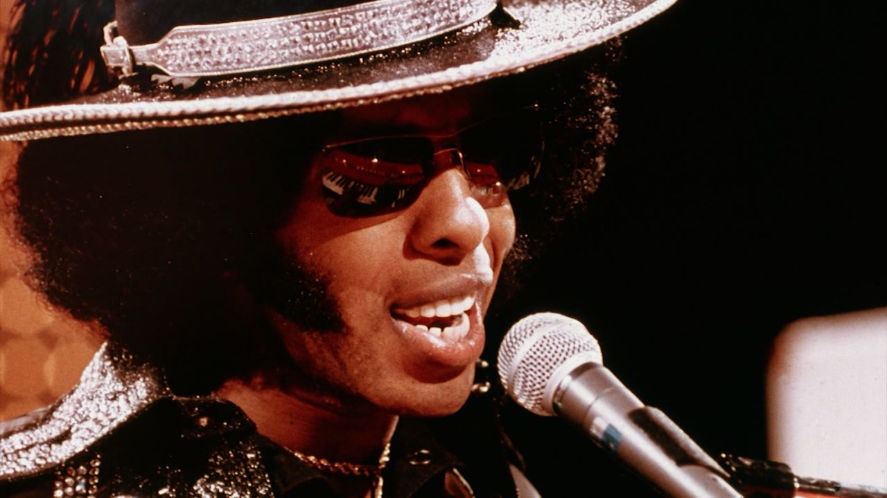 Funk-rock <a class='entities-links' href='/entity/131786/pioneer/ar/1?utm_term=PublicFigures-pioneer&utm_source=Lebanon24-Frontend&utm_campaign=PublicFigures&utm_medium=PublicFigures-pioneer&id=67924&catid=0&pagetype=PublicFigures'>pioneer</a> <a class='entities-links' href='/entity/115858/sly-stone/ar/1?utm_term=PublicFigures-sly-stone&utm_source=Lebanon24-Frontend&utm_campaign=PublicFigures&utm_medium=PublicFigures-sly-stone&id=28307&catid=0&pagetype=PublicFigures'>sly stone</a> dead at 82