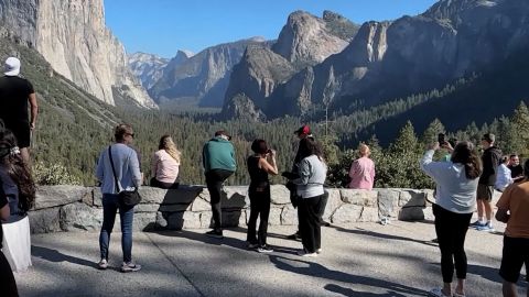 video-yosemite-crowded-rock-formation-digvid.jpg