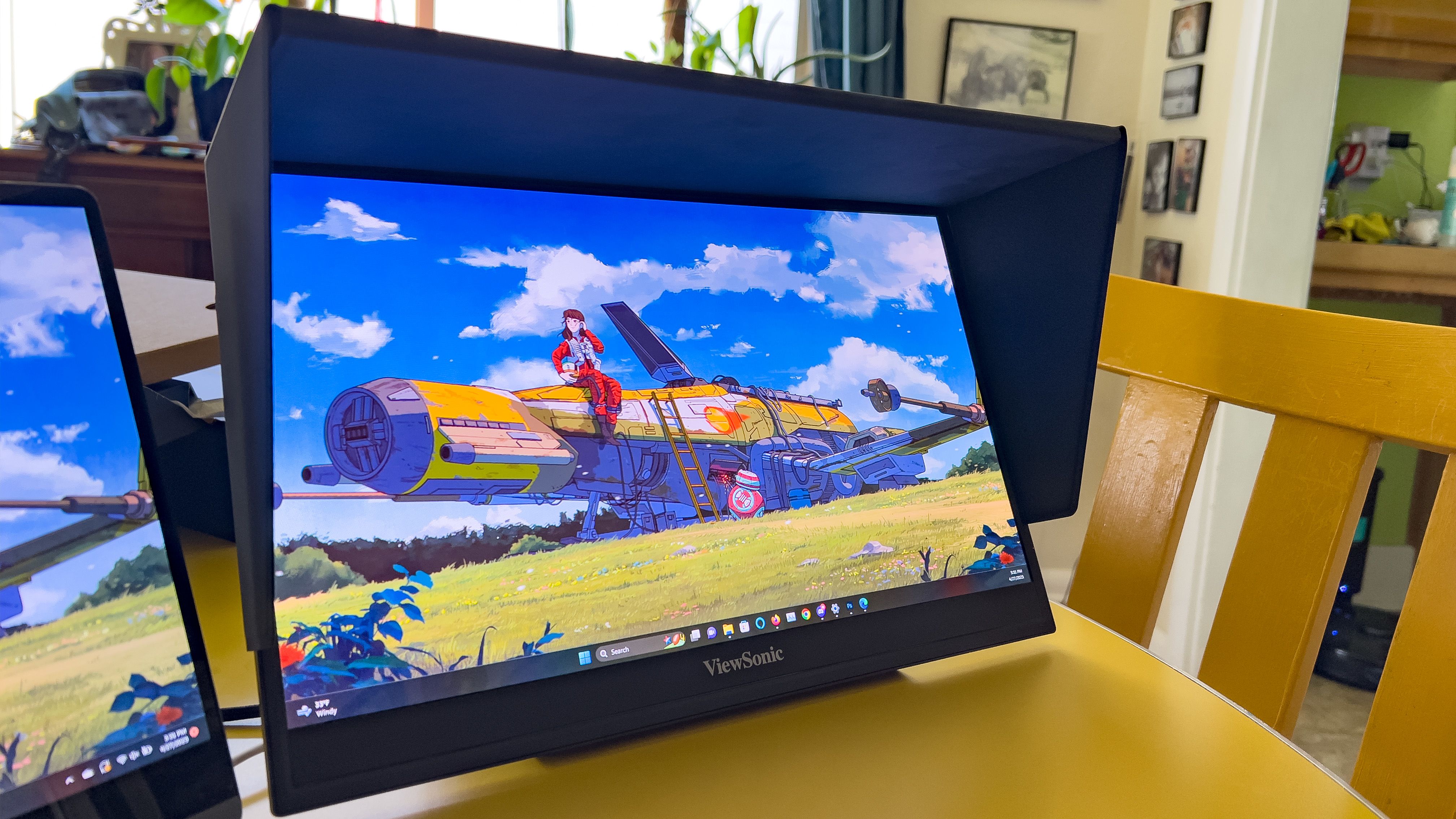 What to know before you buy a portable monitor - Edge Up