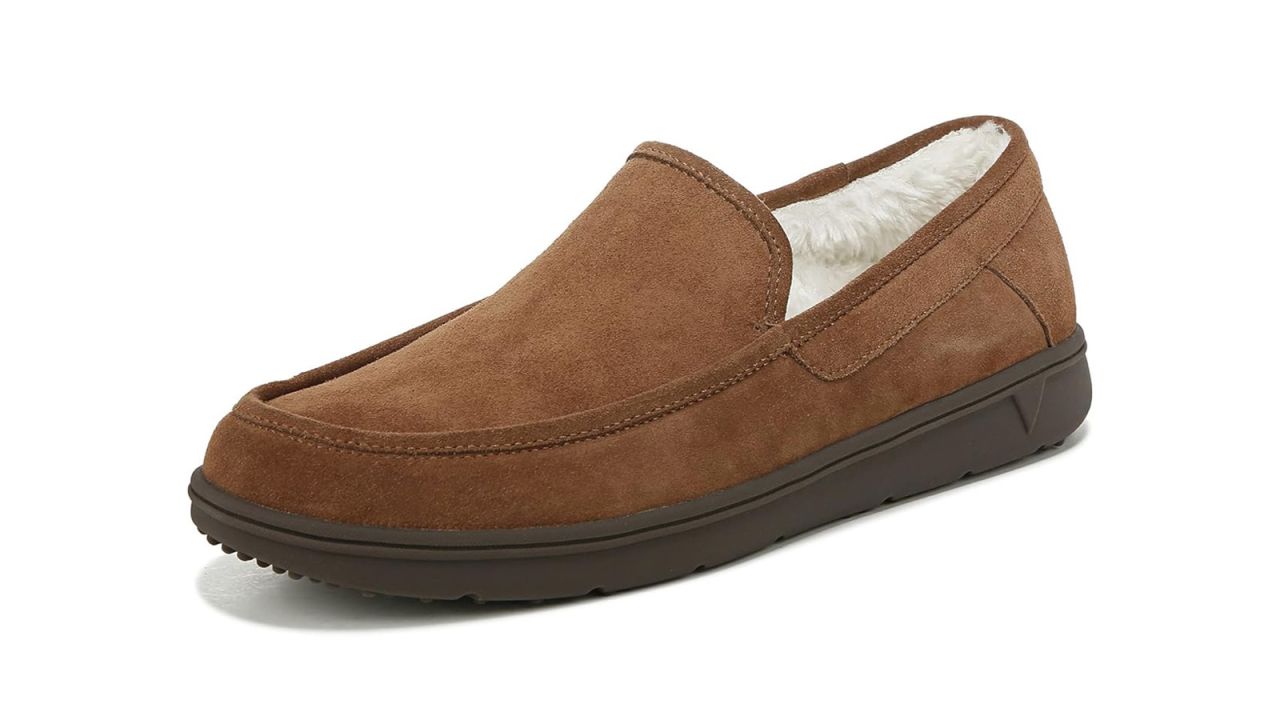 Vionic Gustavo Men's Slipper.jpg