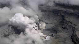 Volcán Poás en Costa Rica en alerta naranja por erupciones.