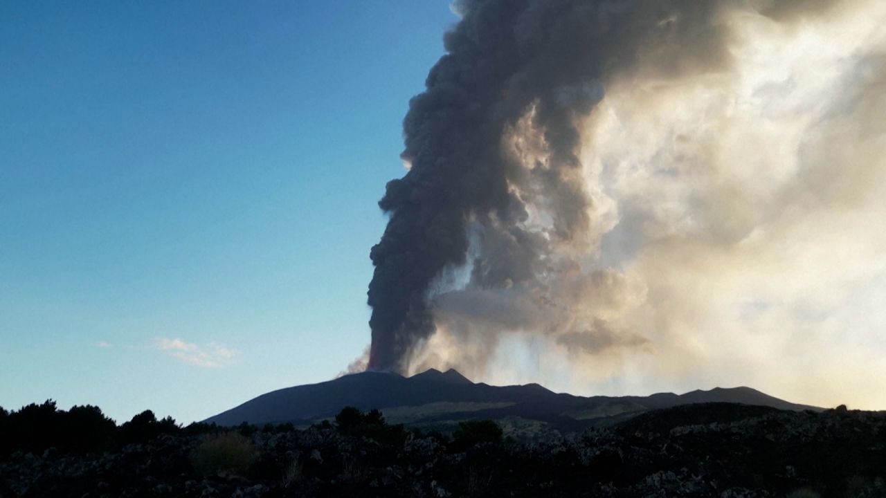 volcan reuters.jpg