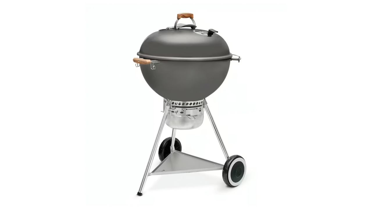 Weber 22-Inch Kettle Grill hollywood gray cnnu.jpg
