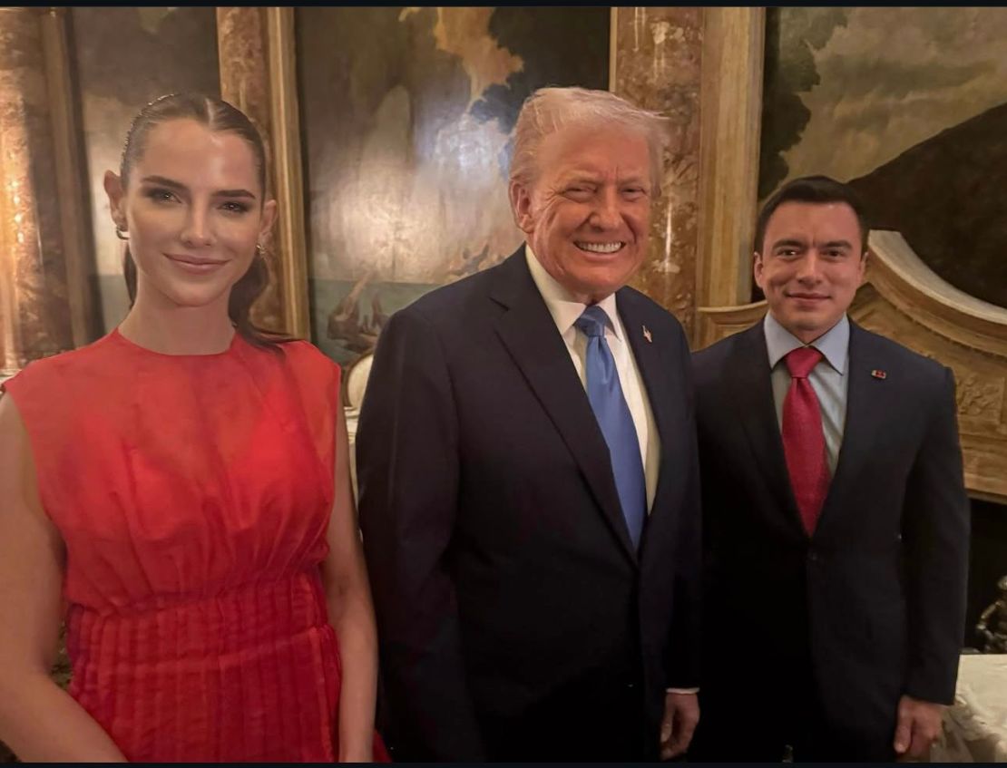 Noboa, su esposa y Trump en Mar a Lago en marzo de 2025