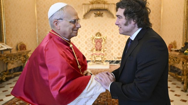 El papa León XIV recibió al presidente de Argentina, Javier Milei, en la Ciudad del Vaticano, el 7 de junio de 2025.