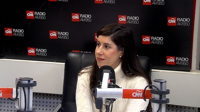 Especialista en derecho en salud advierte sobre el "traslado del sistema privado al público, en especial jubilados"