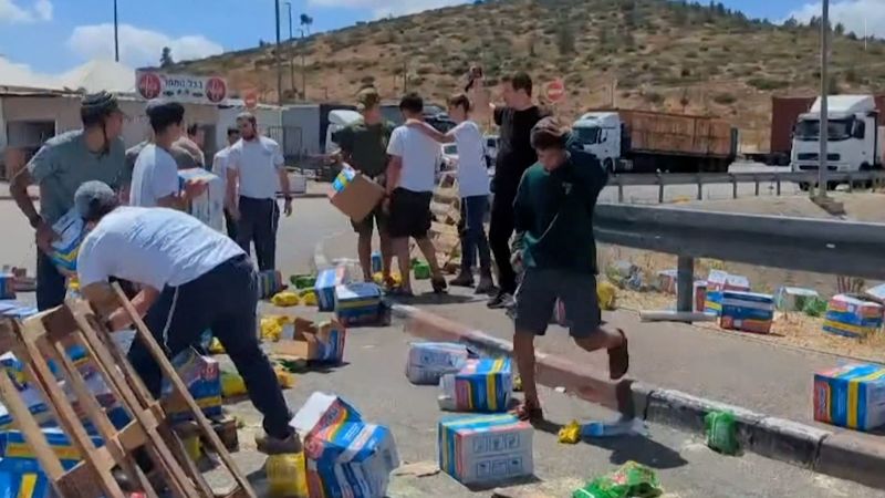 See Israeli protesters ransack aid headed for Gaza