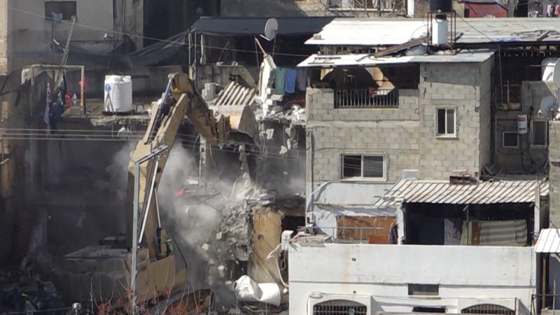 Video: IDF bulldozes refugee camp buildings in West Bank