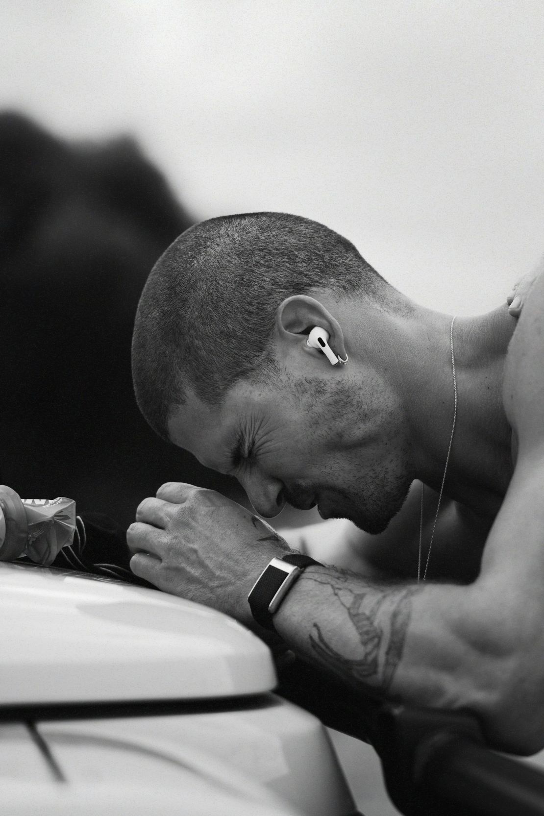 Gugge feels pain in his attempt at trans-Australian record.