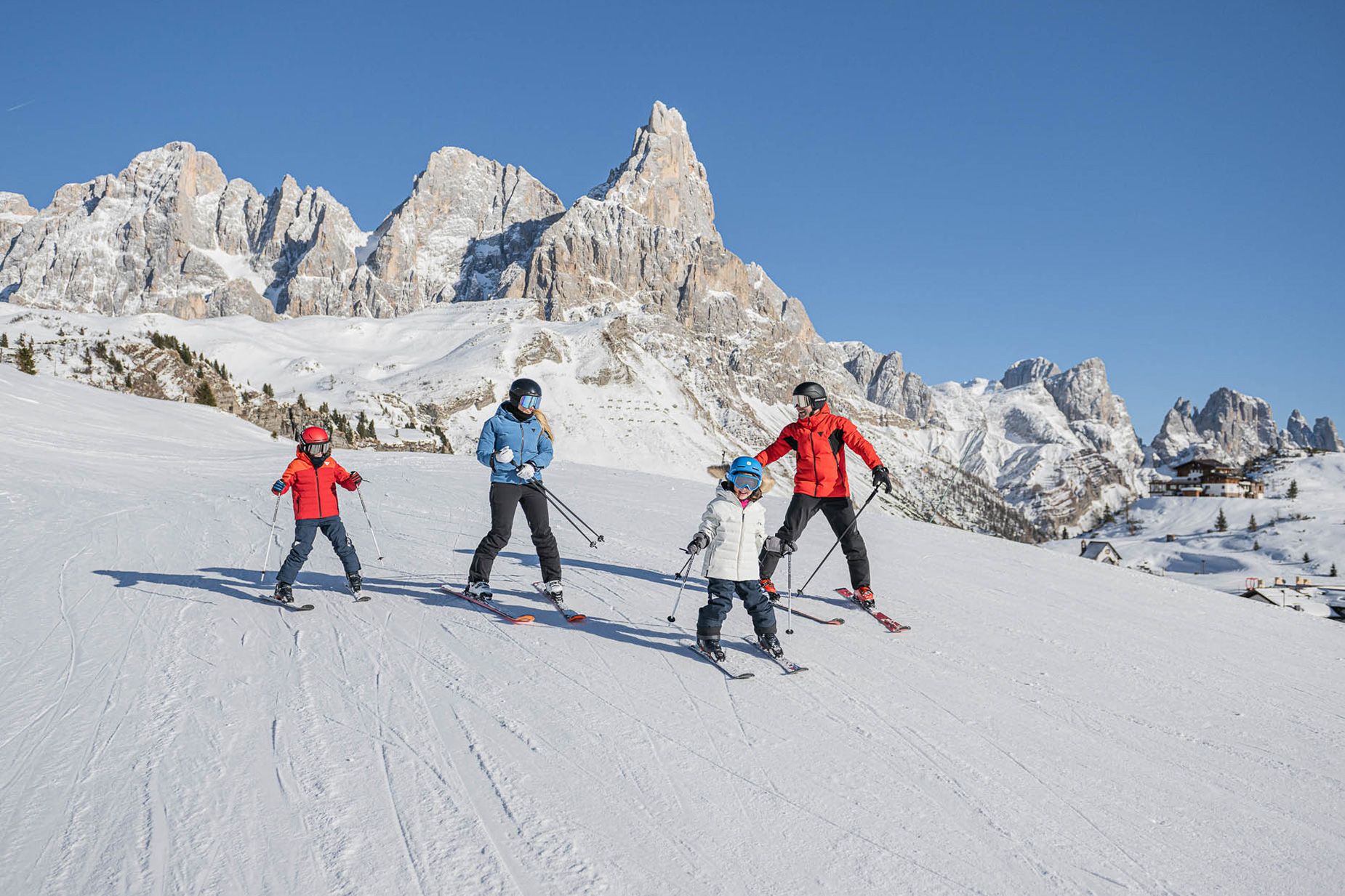 Get dressed for skiing for less than 200 euros with this skiing