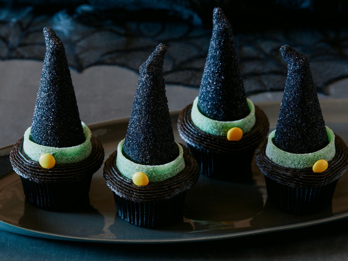 FNK_Witches-Hat-Cupcakes_H1_s4x3.jpg