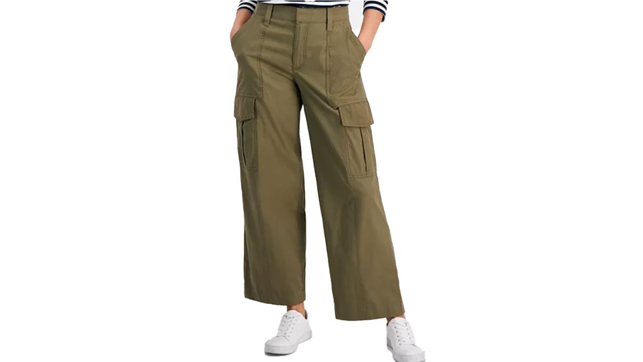 Women's Solid Modern Wide-Leg Cargo Pants .jpg