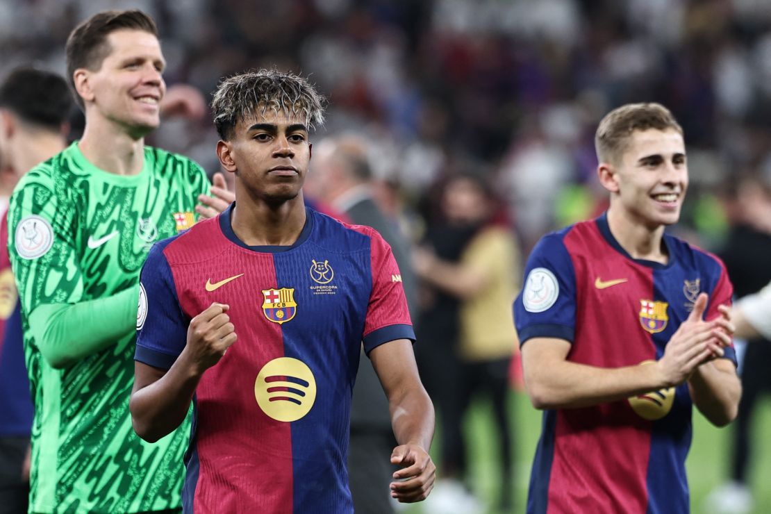 Wojciech Szczesny, Lamine Yamal y Fermín López.