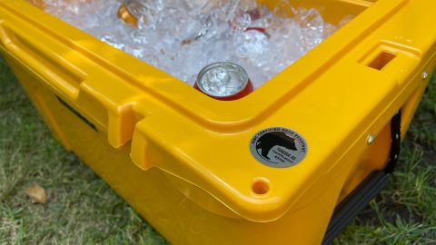 Detail of the seal and lid closure system of a Yeti Tundra 45 cooler