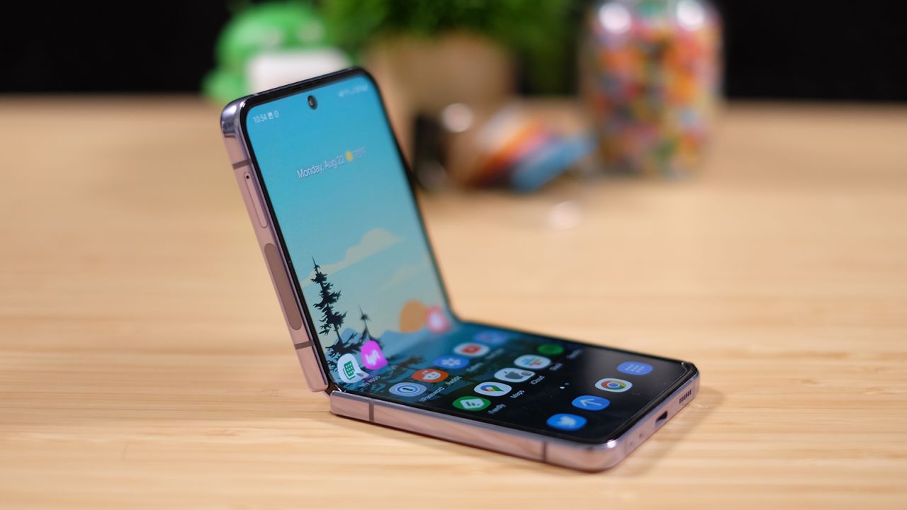septiembre Mejorar política Samsung Galaxy Z Flip 4 review: Our favorite foldable phone | CNN  Underscored