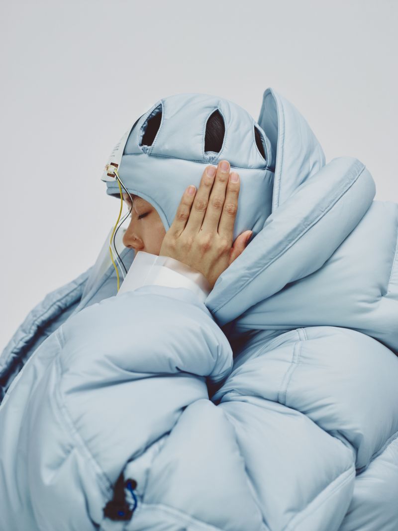 High-tech puffer jacket lets you sleep anywhere | CNN