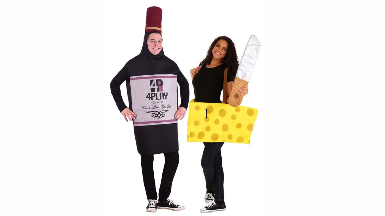 210930112934-halloweenwinecheese.jpg