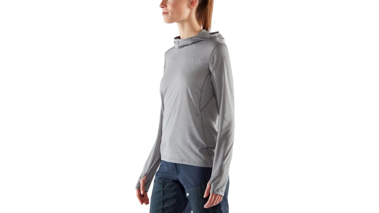 fjallraven-abisko-sun-hoodie-w-product-card-cnnu.jpg