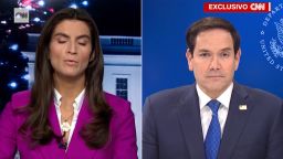 <p>Kaitlan Collins, de CNN, habla con el secretario de Estado de EE.UU., Marco Rubio, sobre la feroz reunión entre el presidente Donald Trump y el presidente de Ucrania, Volodymyr Zelensky.</p>
