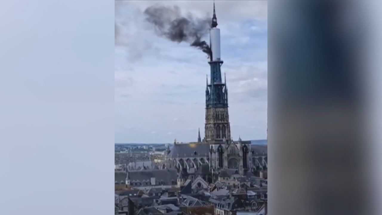 clipped thumbnail - catedral-rouen-incendio-francia-cafe-tv - CNN ID 20780264 - 00:00:03;26