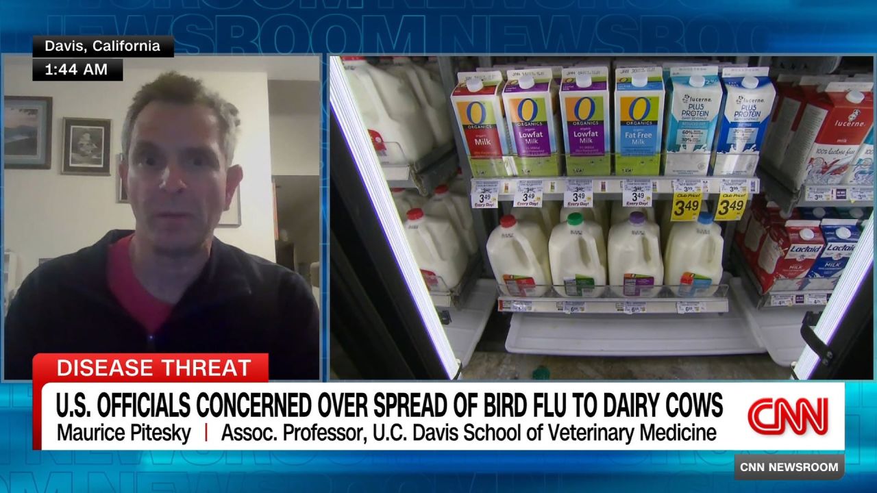 <p>Concerns grow in the United States over the spread of bird flu. Maurice Pitesky, an associate professor at UC Davis </p><p>School of Veterinary Medicine, speaks with Kim Brunhuber about how we can mitigate the risks of transmission.</p>