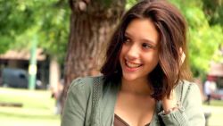 <p>La Justicia uruguaya condenó a 27 años y seis meses de cárcel a un hombre por el asesinato de la adolescente argentina Lola Chomnalez, un crimen que conmovió a la opinión pública de Uruguay y de Argentina en 2014, cuando el cadáver de la joven fue hallado en una playa del este uruguayo. Un caso que tomó casi una década en ser resuelto.</p><p>El responsable fue hallado gracias al trabajo de una bióloga especializada en Genética, quien trabajó a destajo durante meses.</p>