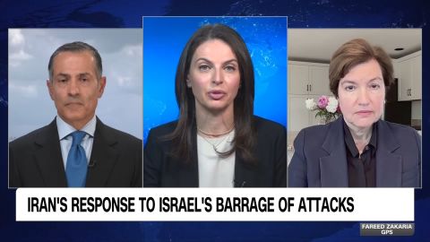 <p>Guest anchor Bianna Golodryga talks to Vali Nasr of Johns Hopkins and Susan Glasser of The New Yorker about Trump's military parade — and what his relationship with the armed forces could mean for the US military's involvement in conflicts both abroad and at home.</p>