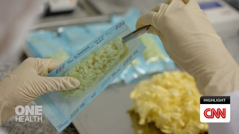 <p>Bangkok-based university startup EngineLife has found an innovative way to deliver drugs to patients, using silk fibroin, from silkworm cocoons. </p>