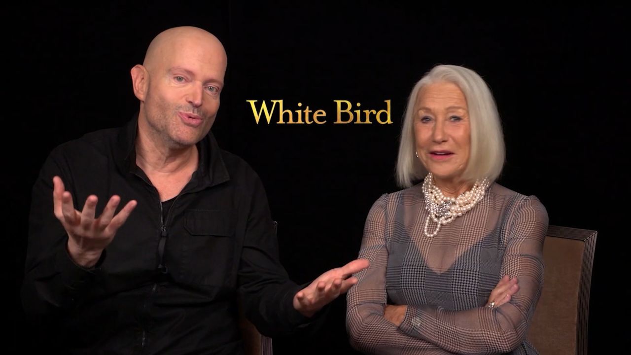 <p>Se estrena la película “White Bird” es una secuela de “Wonder” de 2017 que retrata la historia de amor de dos adolescentes durante la Segunda Guerra Mundial. El director Marc Foster y la estrella Helen Mirren hablan de los retos de hacer una audición a través de Zoom durante el covid-19. Este es el Minuto Hollywood con Lynn Franco.</p>