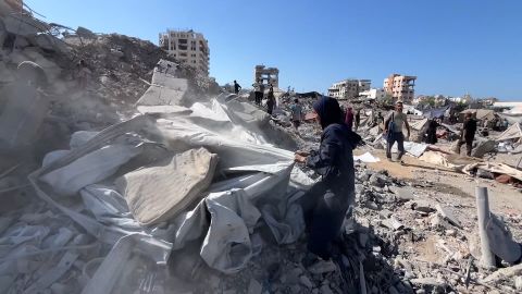 <p>Palestinians are fleeing Gaza City after Israel ordered a complete evacuation ahead of its controversial military takeover. CNN's Jeremy Diamond reports.</p>