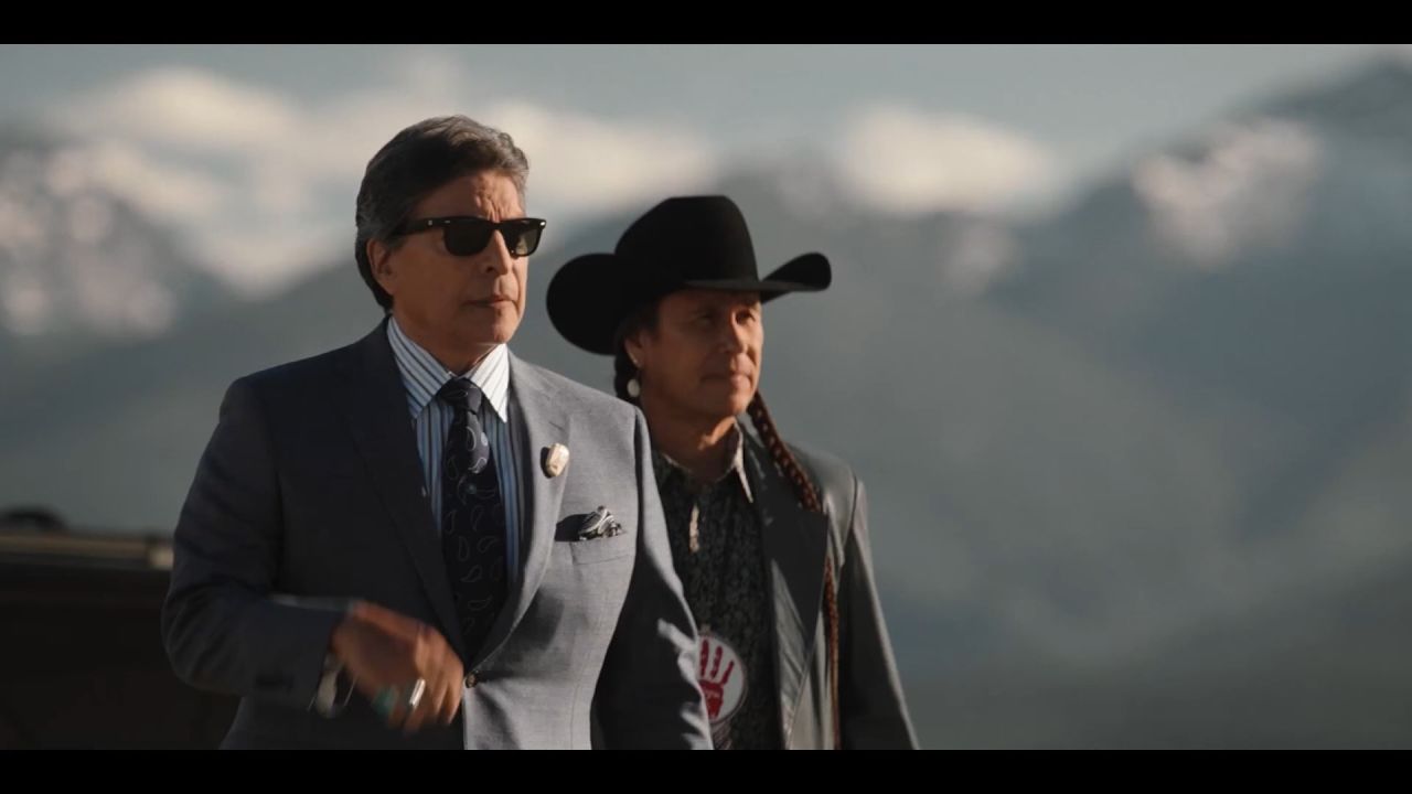 <p>La serie del Oeste “Yellowstone” está por llegar a su fin y este es el adelanto de la última temporada que se estrena el 10 de noviembre en Paramount Network. Billy Cristal habla sobre su primera impresión del gion de la miniserie “Before” que se estrena este fin de semana en streaming. Estas son las noticias del día en el Minuto Hollywood.</p>