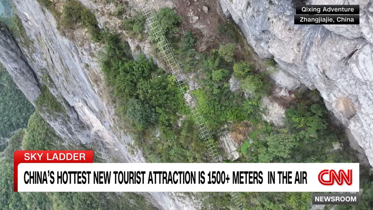 China’s hottest new tourist attraction is 5,000 feet in the air