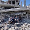 <p>CNN's Jeremy Diamond speaks with Palestinians returning to Gaza to find their homes and possessions destroyed following the announcement of a ceasefire. </p>
