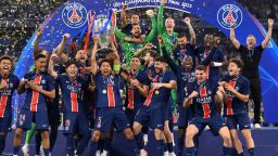 <p>El Paris Saint-Germain conquistó por primera vez la Champions League en la temporada 2024-25 y ahora buscará en Estados Unidos coronarse como el club campeón del mundo. Ousmane Dembélé fue el motor goleador de un equipo lleno de figuras que aportaron a la gloria parisina. Conoce más del equipo parisino.</p>