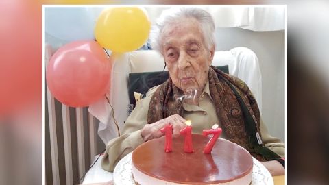 <p>María Branyas llegó a los 117 años al momento de morir, en agosto de 2024. La catalana supercentenaria obtuvo el título de la persona más longeva del mundo y su hazaña biológica llamó la atención de expertos. El doctor Manel Esteller, jefe del grupo de Epigenética del cáncer del Instituto de Investigación contra la Leucemia Josep Carreras, decidió estudiar su caso para desentrañar los secretos de su longevidad.</p>
