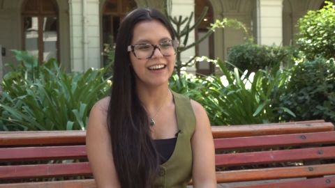 <p>Isidora Uribe, una joven chilena con discapacidad motora, inició a los 17 años un proyecto que llegó a convertirse en una fundación que busca concientizar a la sociedad sobre cómo lograr una inclusión efectiva. En 2022, la Naciones Unidas la nombró "jóven líder mundial", y en 2024 tuvo la oportunidad de exponer su visión sobre la discapacidad frente al papa Francisco. Cris Ulloa conversó con ella para CNN.</p>