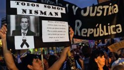 <p>El fiscal Alberto Nisman, quien investigaba el atentado a la Asociación Mutual Israelita Argentina (AMIA), fue encontrado muerto en 2015 y este lunes recibió un homenaje en Buenos Aires. Iván Pérez Sarmenti tiene los detalles.</p>