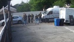 <p>Desde que Donald Trump asumió la presidencia de Estados Unidos por segunda ocasión, más de 140.000 personas han sido deportadas, según el departamento de Seguridad Nacional. El caso de Martín Majín-León, se suma a esta lista. El peluquero mexicano, con más de cuatro décadas en EE.UU. enfrenta un proceso de deportación, luego de ser arrestado por agentes de Servicio de Inmigración y Control de Aduanas (ICE, por sus siglas en inglés) al sur de California.</p>
