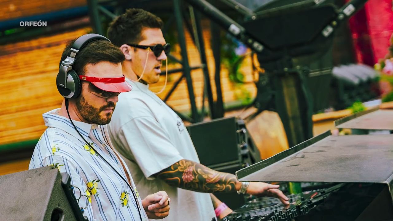 <p>Los DJ Tom & Collins, el exitoso dueto de mexicanos, han hecho bailar a miles de personas en los festivales de música electrónica más grandes del mundo con un clásico de la música mexicana.</p>