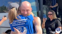 <p>33 Ukrainian military personnel and 51 civilians were returned home by Russia on Thursday in an exchange facilitated by the United Arab Emirates. CNN's Rafael Romo reports. </p>
